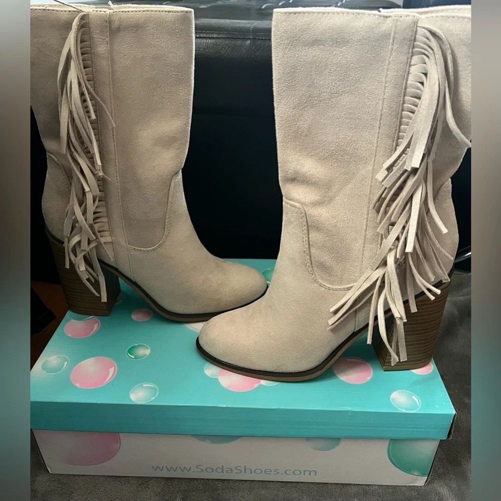 Women’s Soda Faux Suede Fringe Boots New with Tags & Box - Picture 3 of 16
